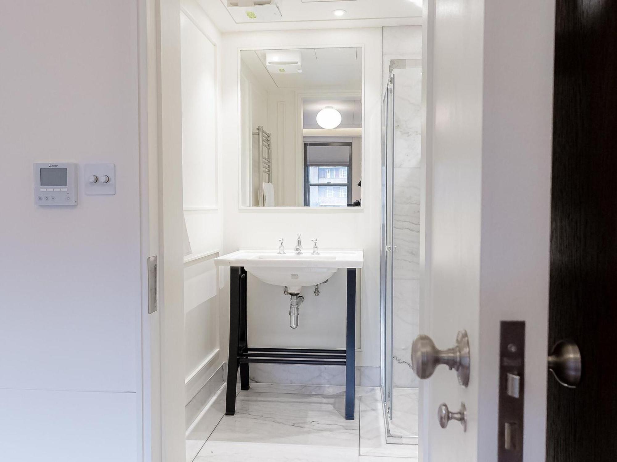 Modern Deluxe Five Bedroom House Near Chalk Farm Station By Belvilla Londra Exterior foto